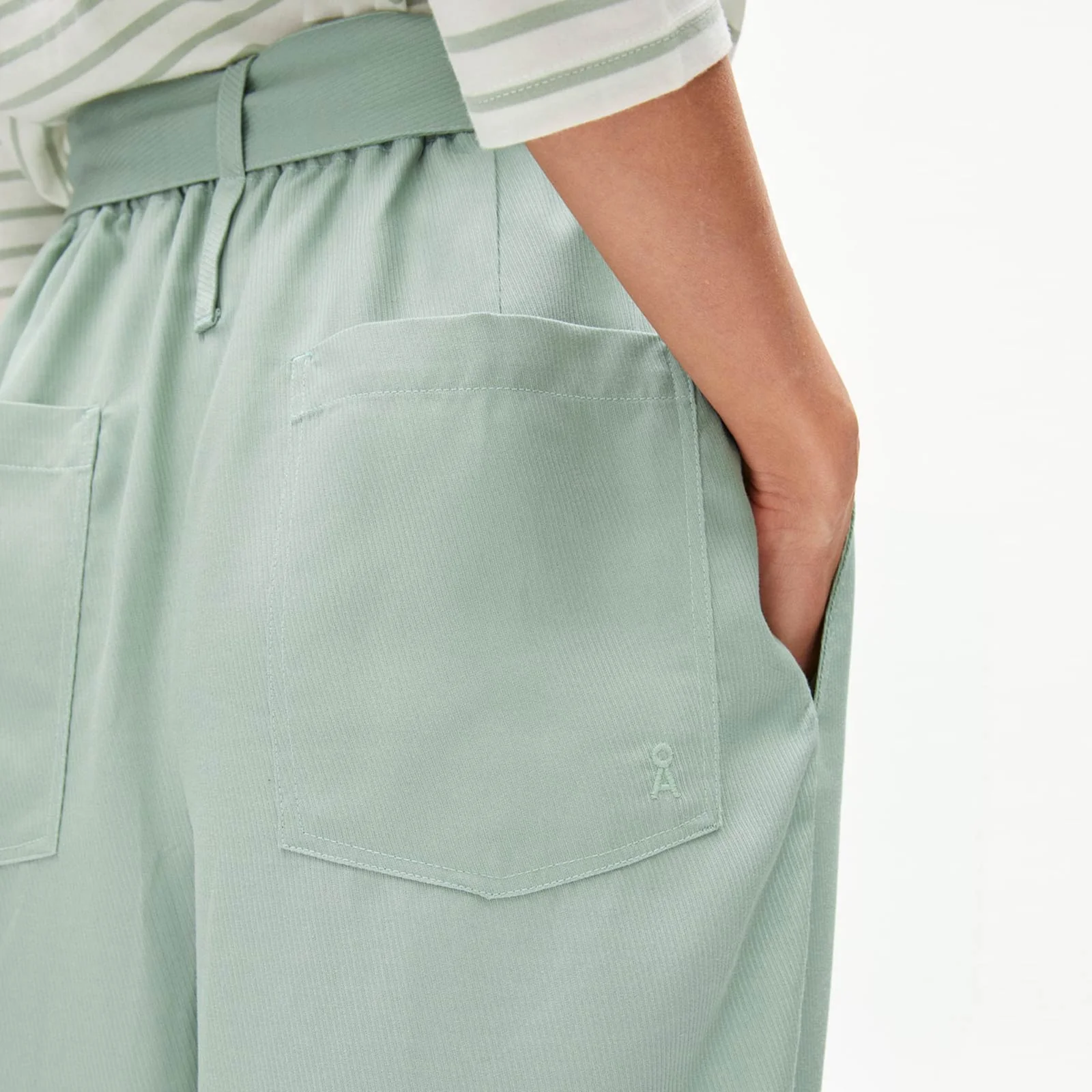 Aamera Trousers lint - Image 4