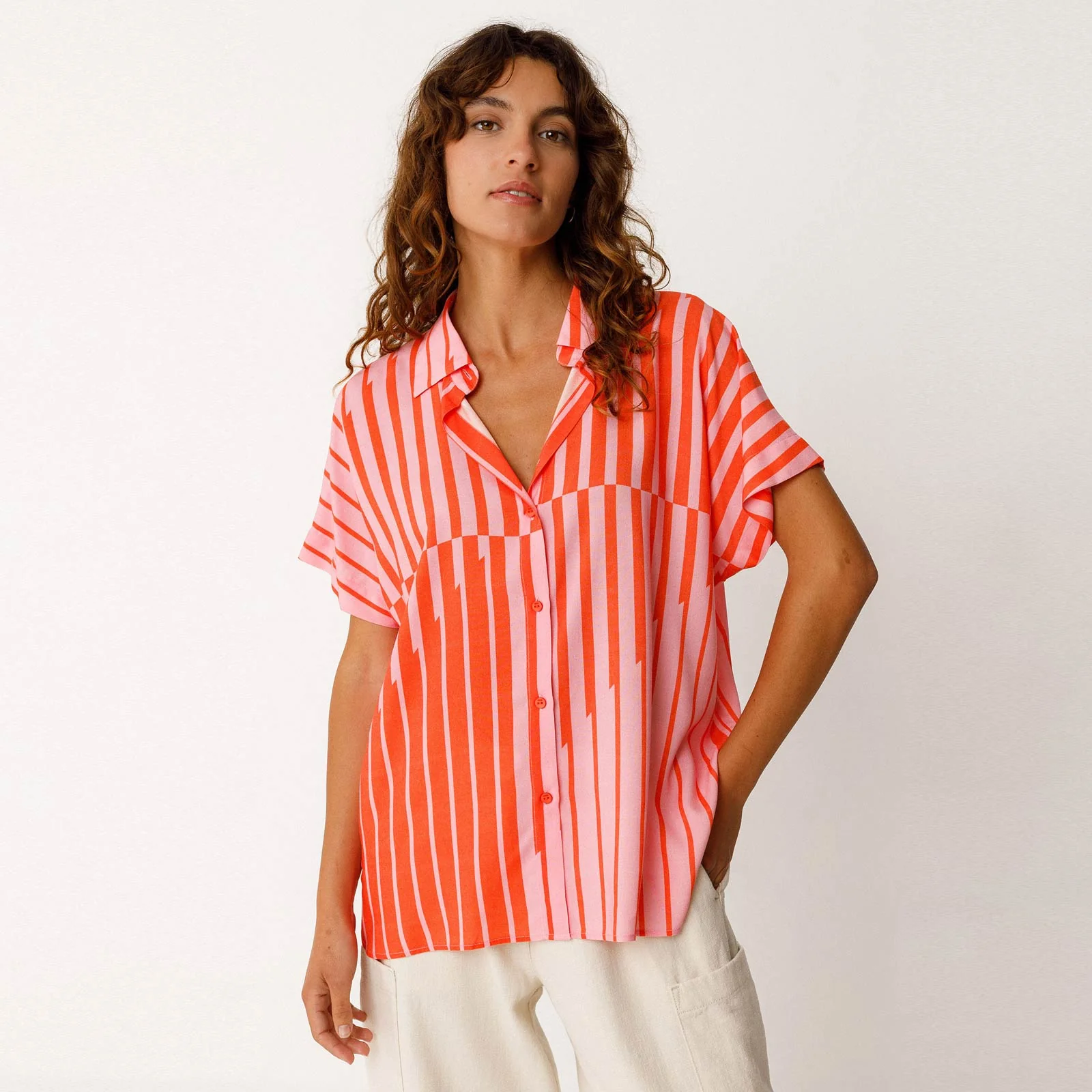 Aian Shirt red stripes