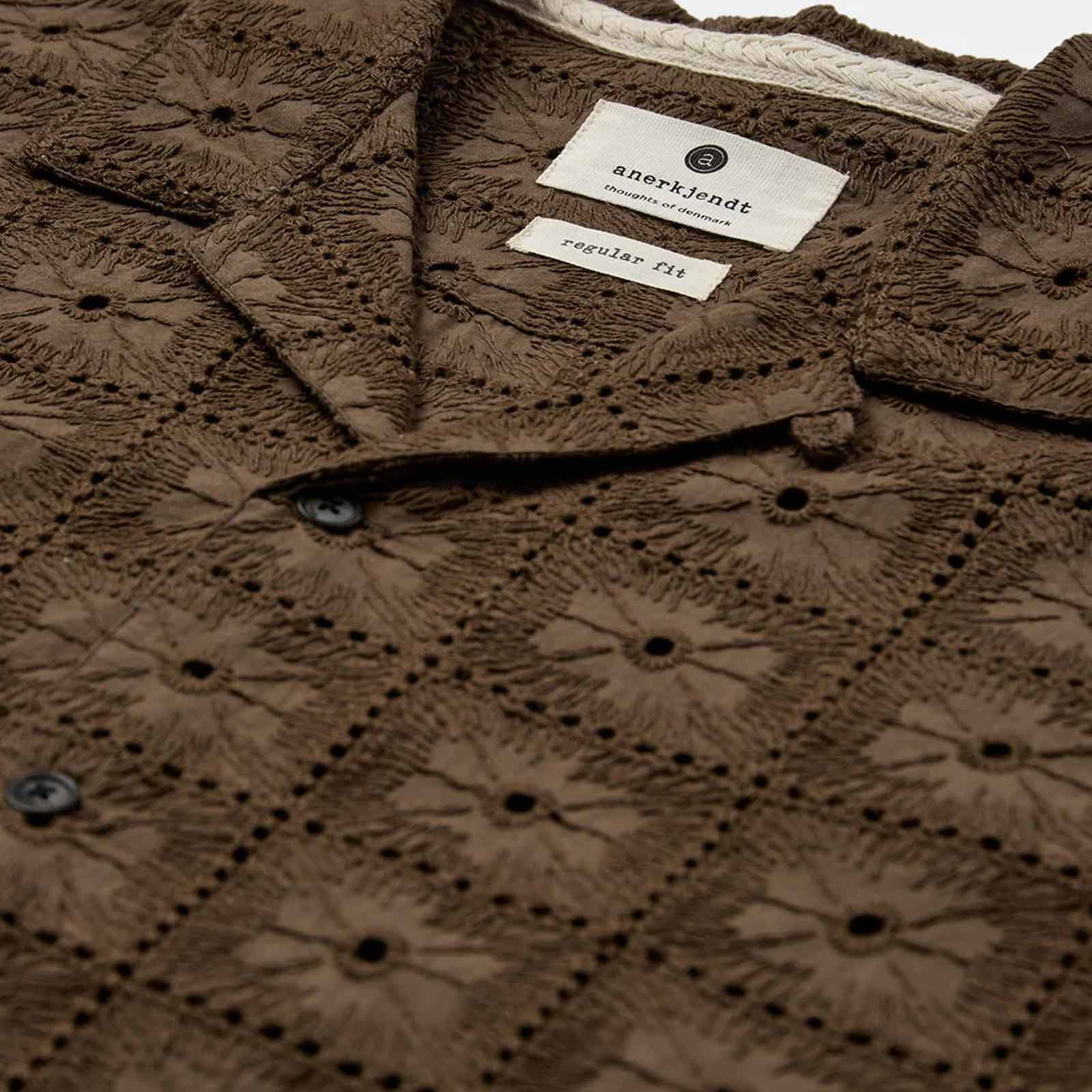 Akleander Lace EMB S/S Shirt teak - Image 3