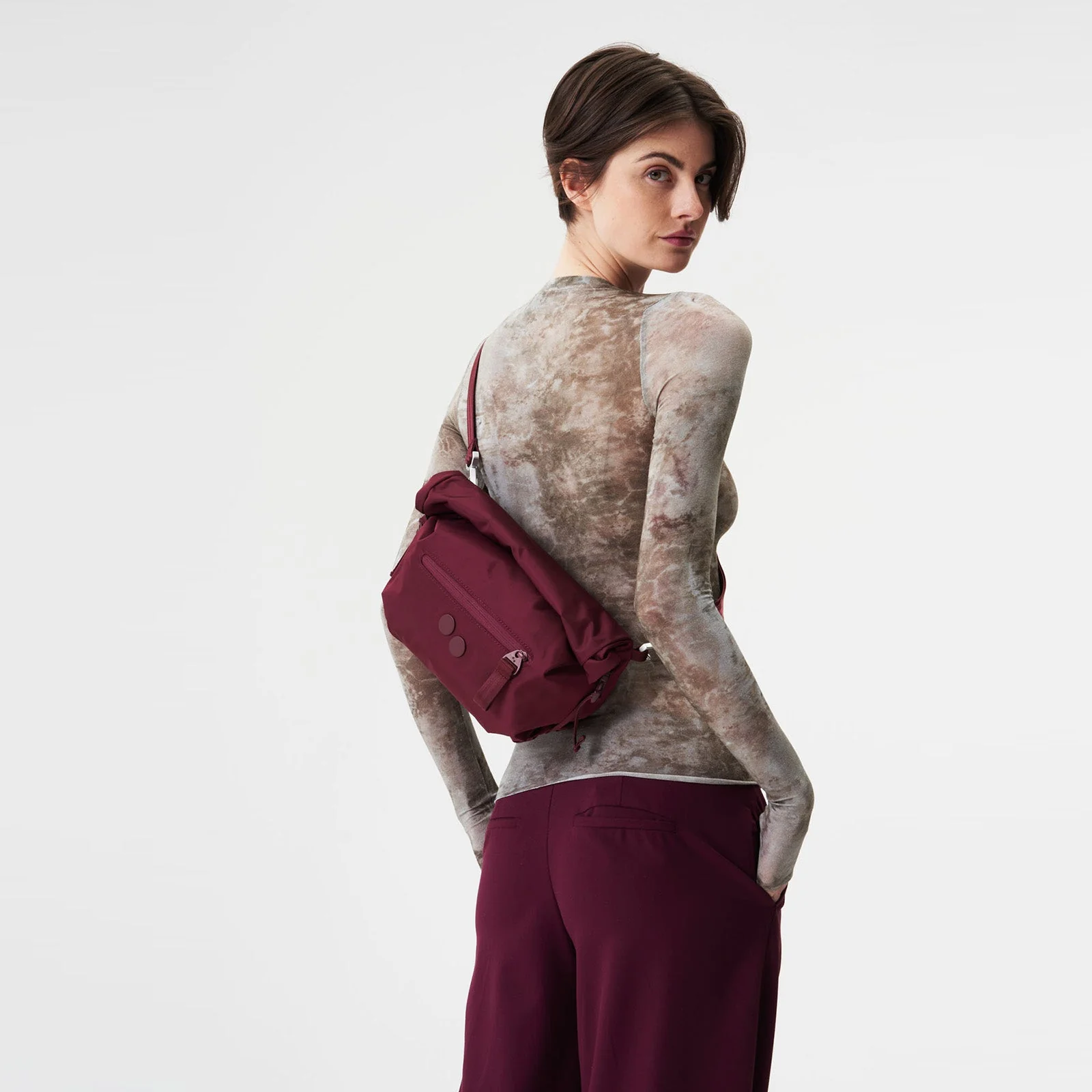Aksel Changeant Crossbody Bag glazed red - Image 7