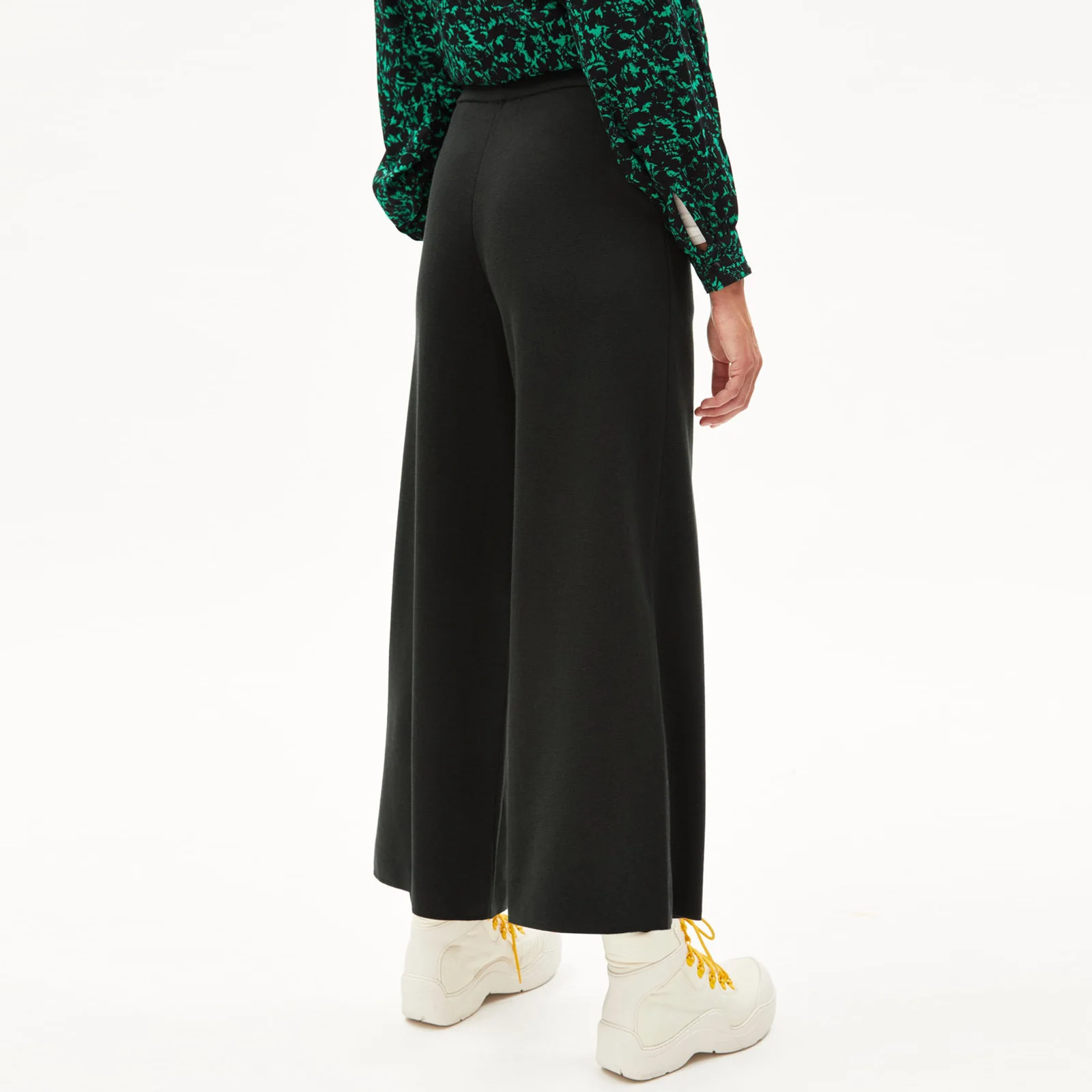 Apaania Pants dark scarab - Image 3