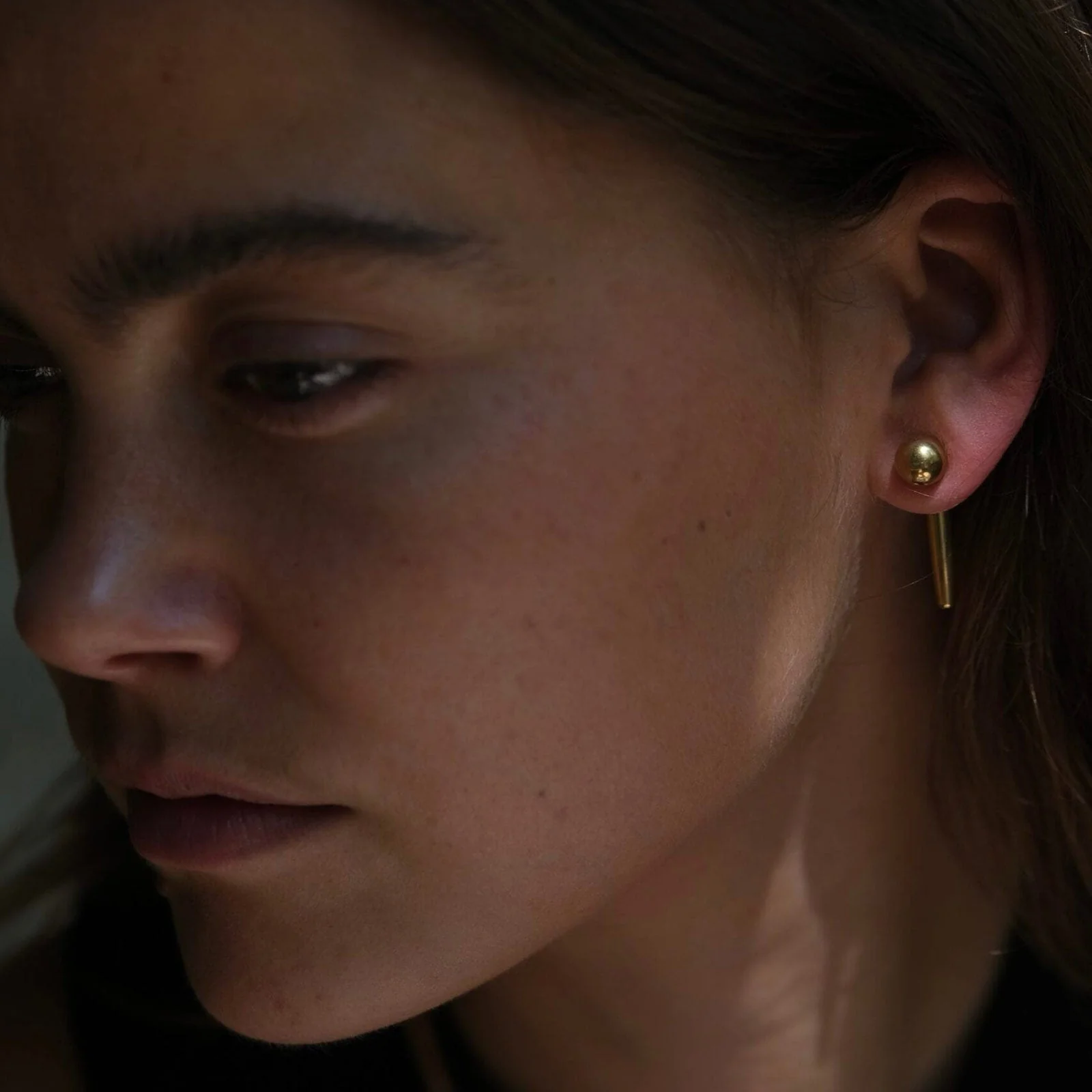 Conflicting Earrings gold - Image 4