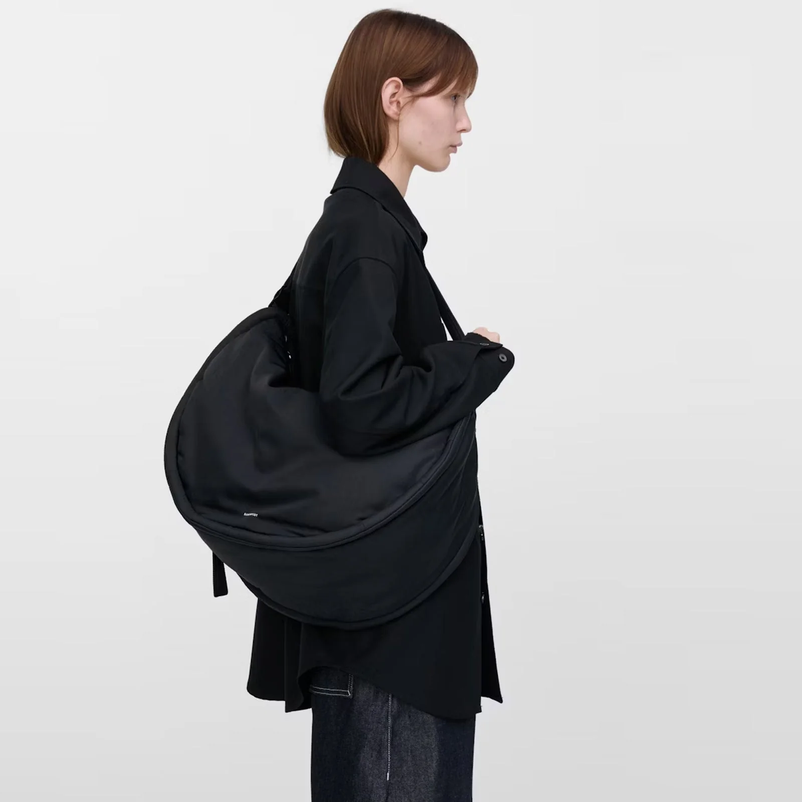 Curve Half Moon Bag black - Image 4