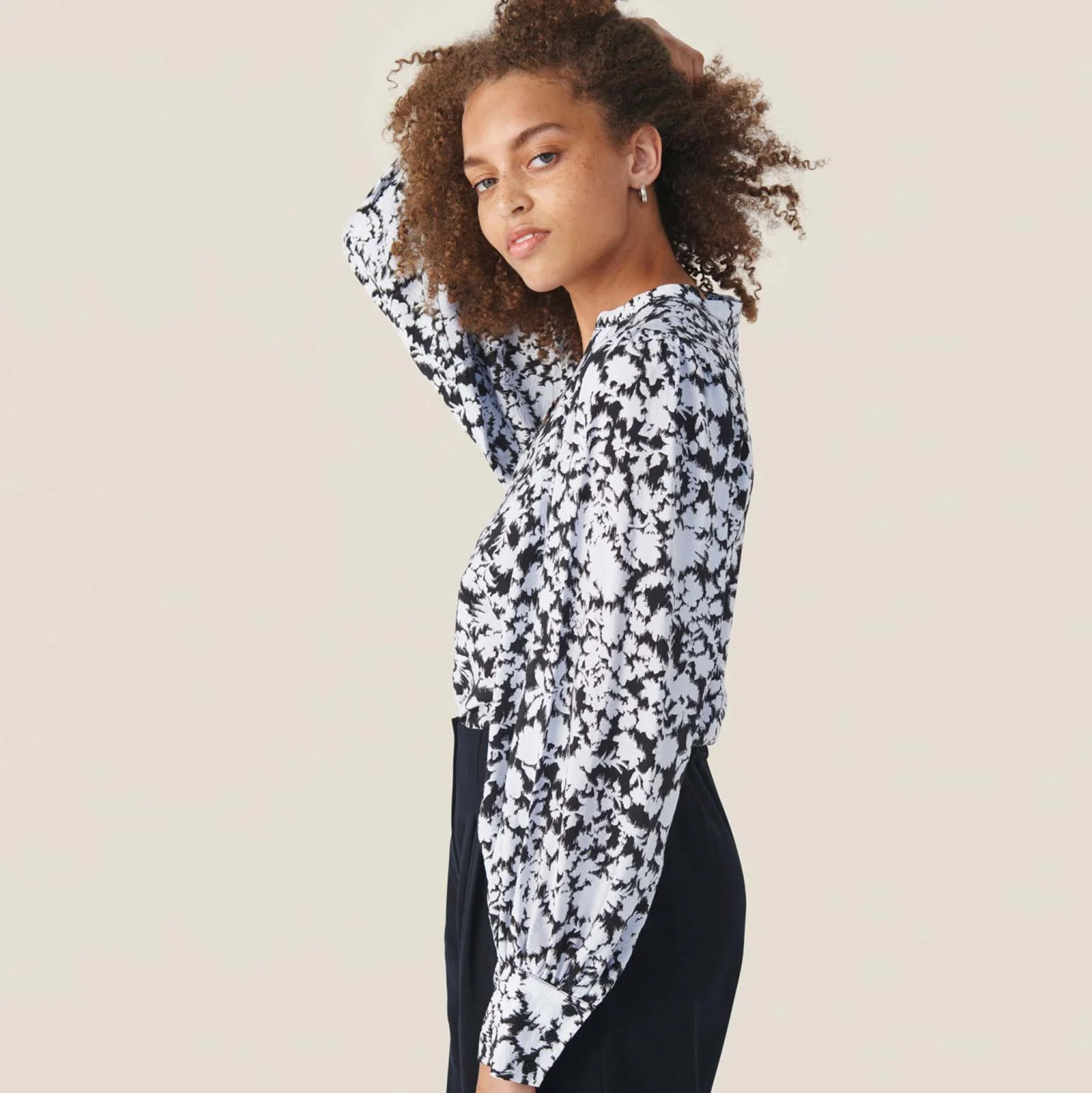 Della Ladonna LS Top AOP arctic ice flower