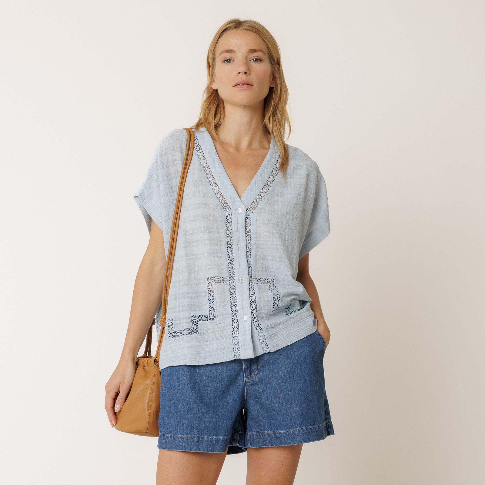 Eyelet Embroidery Blouse cielo - Image 2