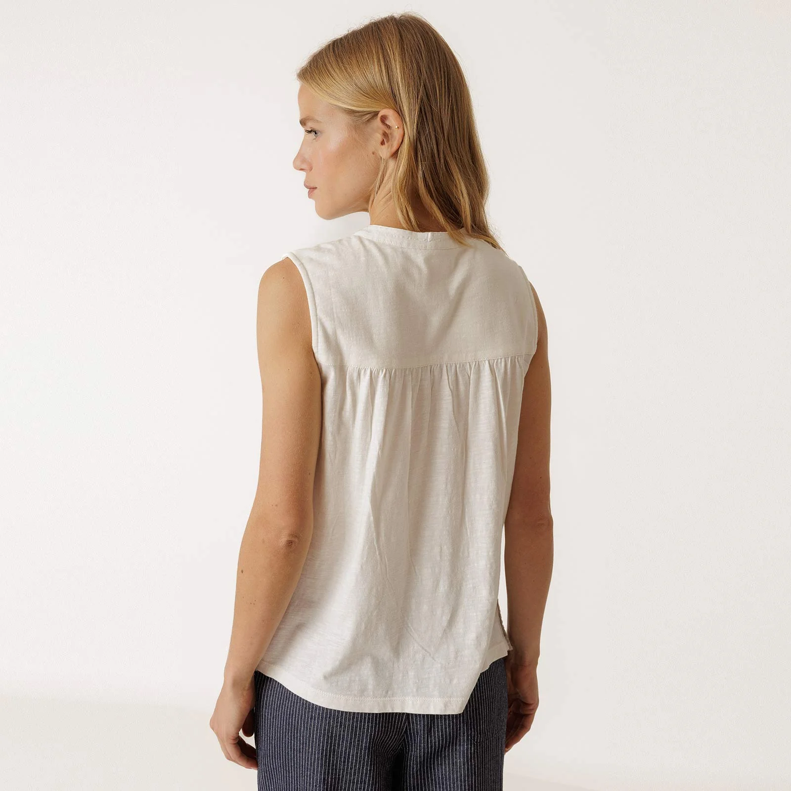 Eyelet Embroidery Top crudo - Image 2