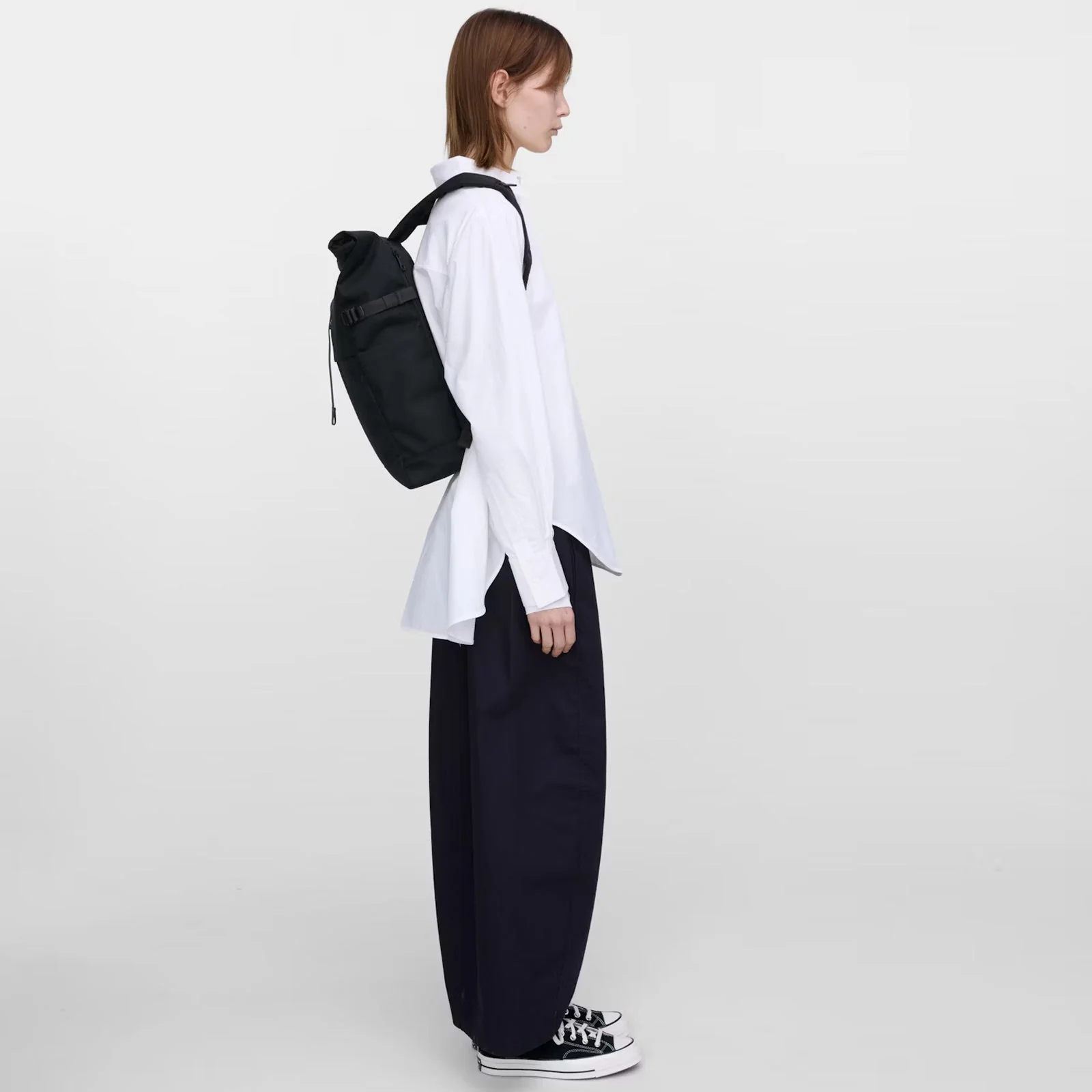 Icon Rolltop Backpack M black/black leather - Image 5