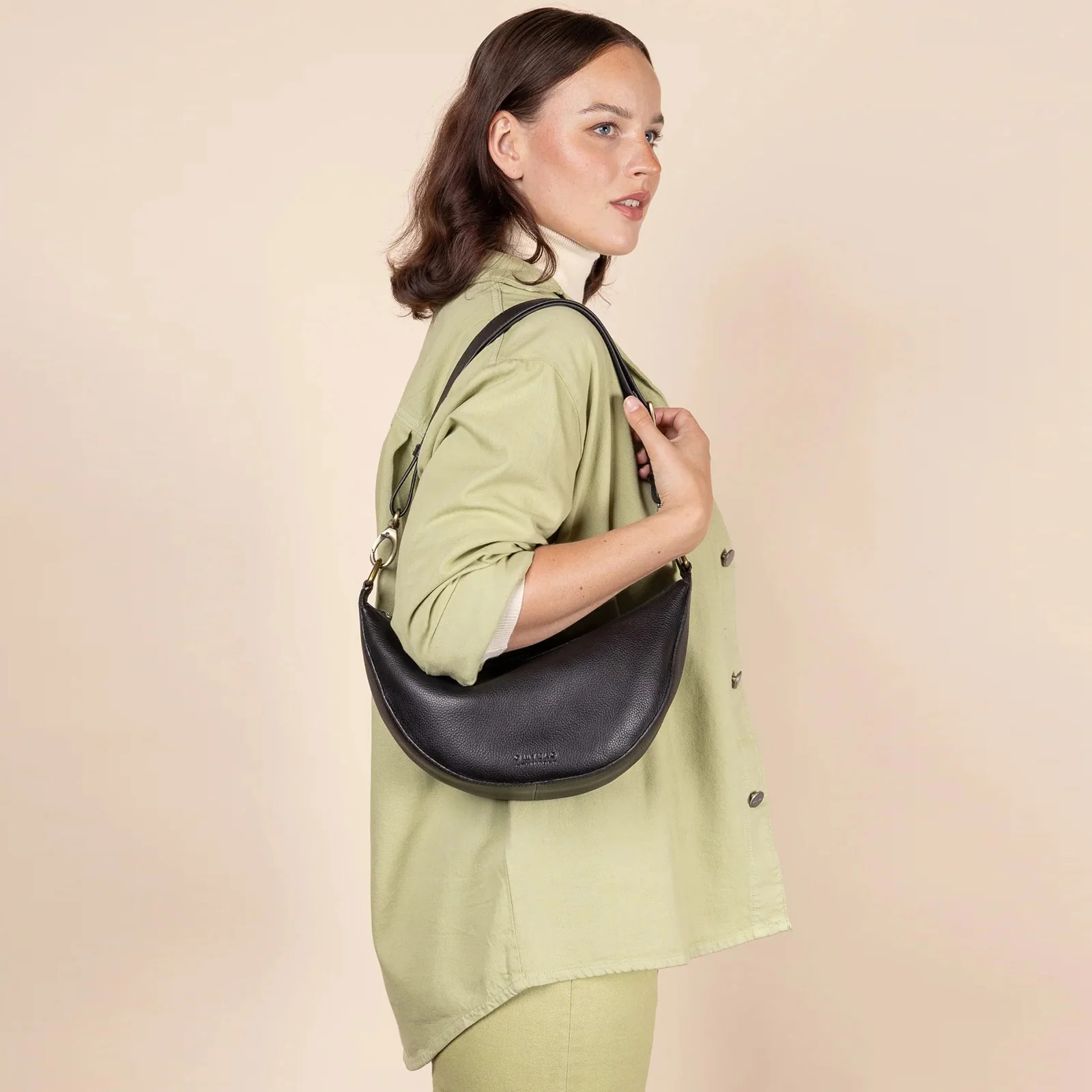 Leo Soft Grain Leather Bag black - Image 7