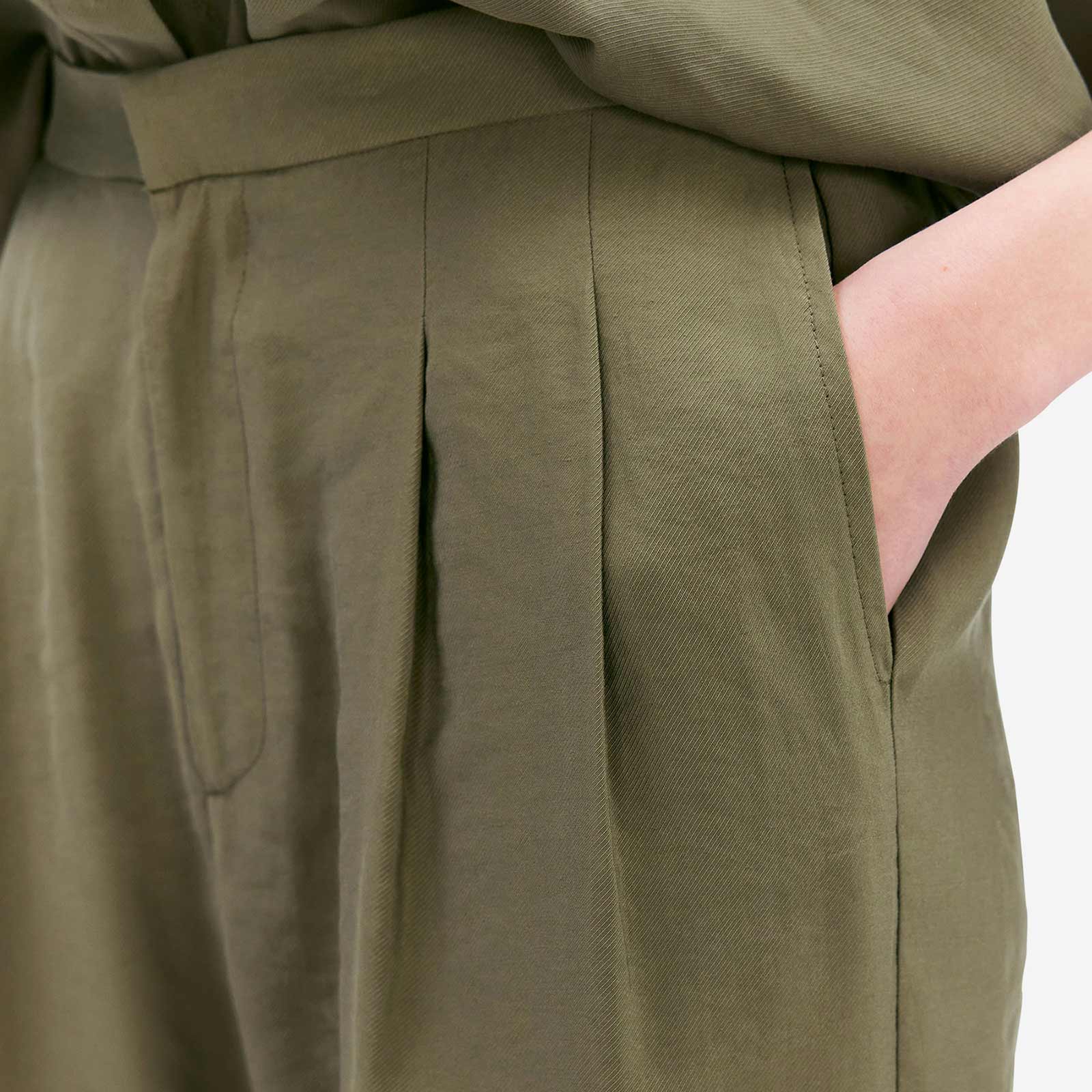 Lisette Pant martini olive - Image 4