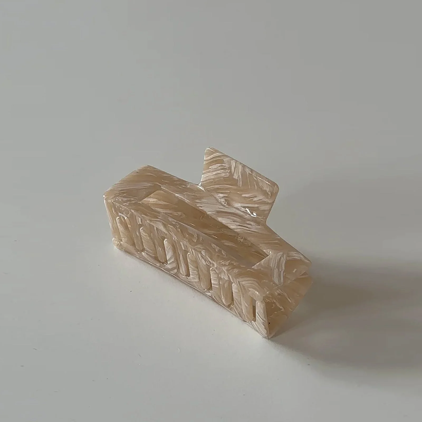Maja Clip camel swirl