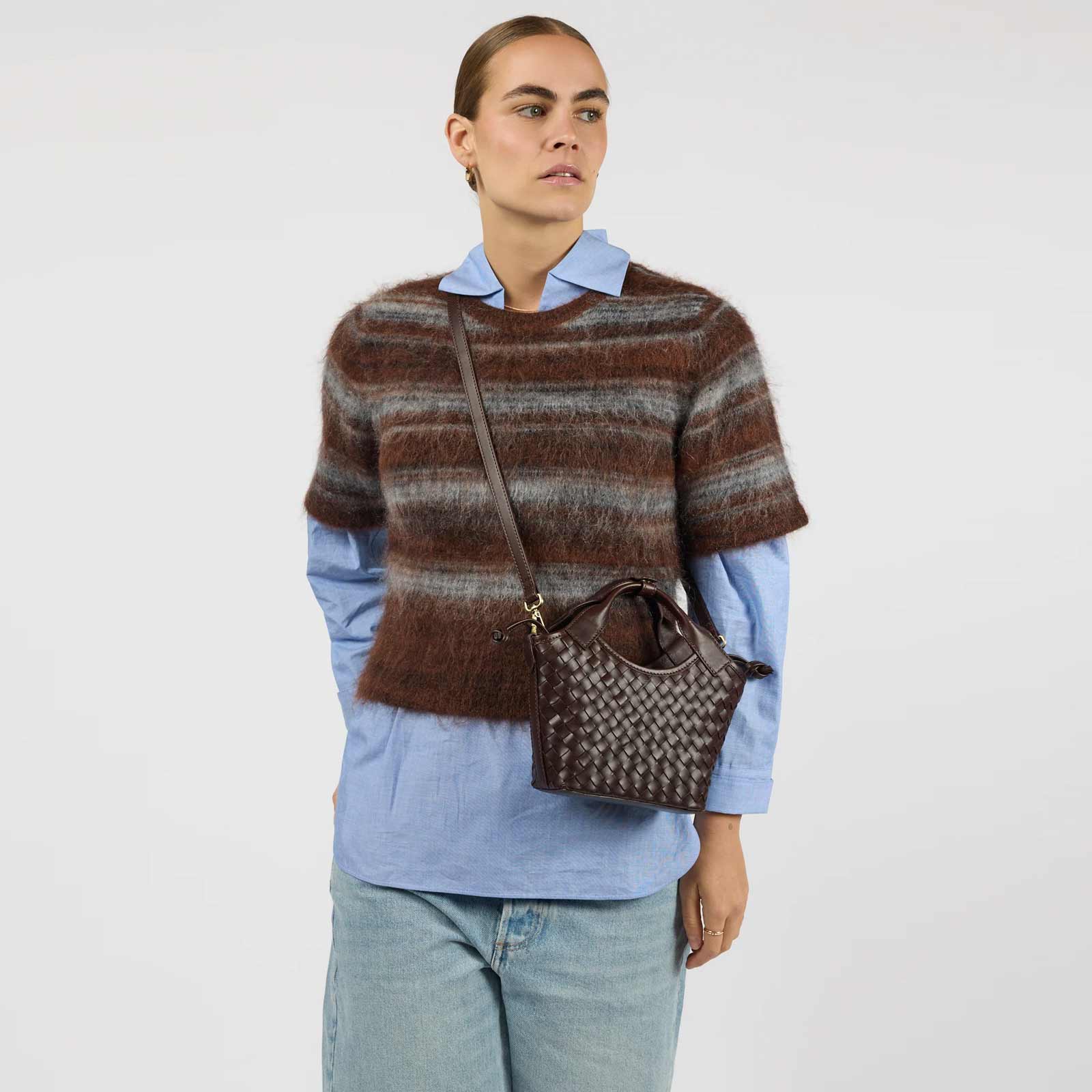 Mara Mini Woven Leather Bag chocolate - Image 3