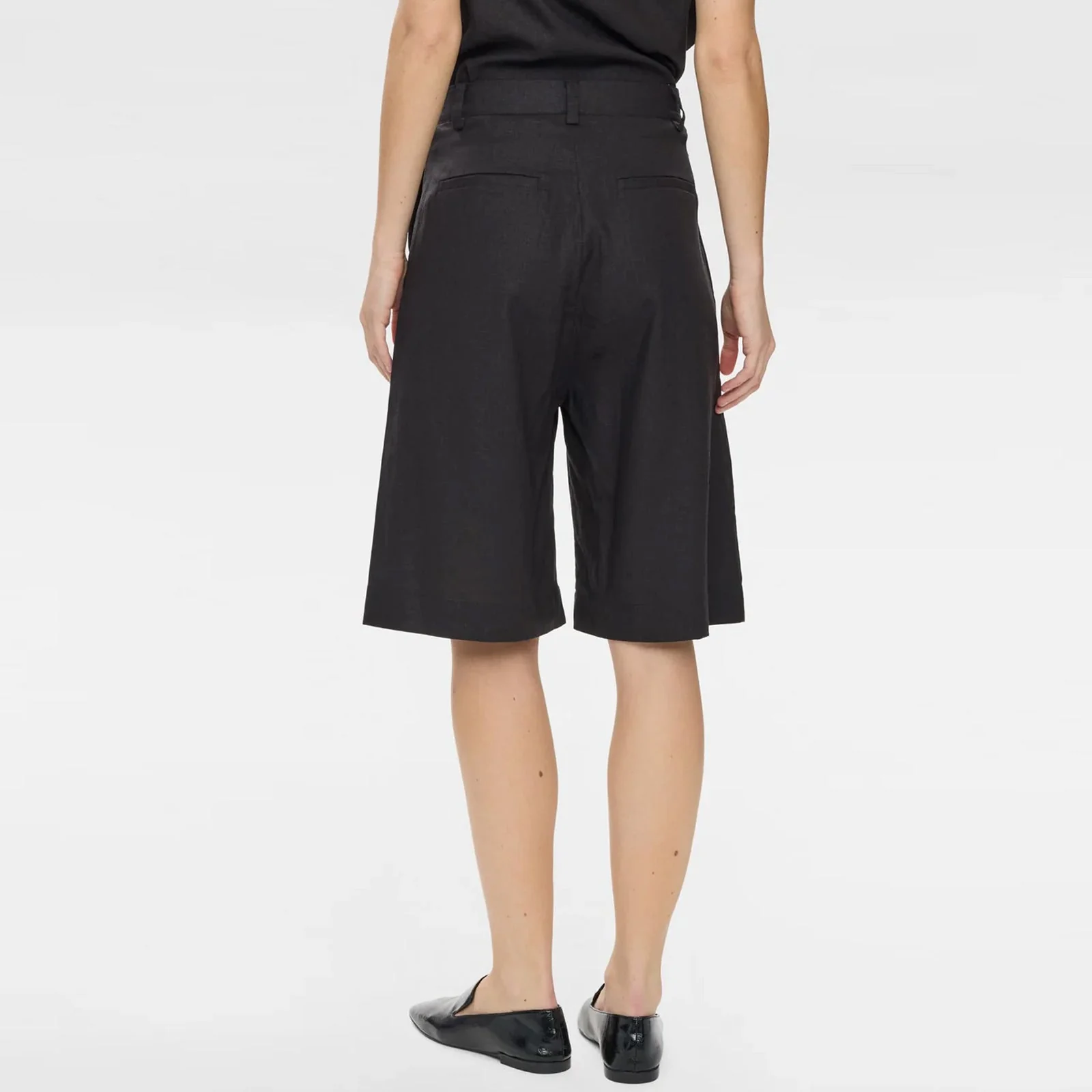 Nualani Shorts caviar - Image 2