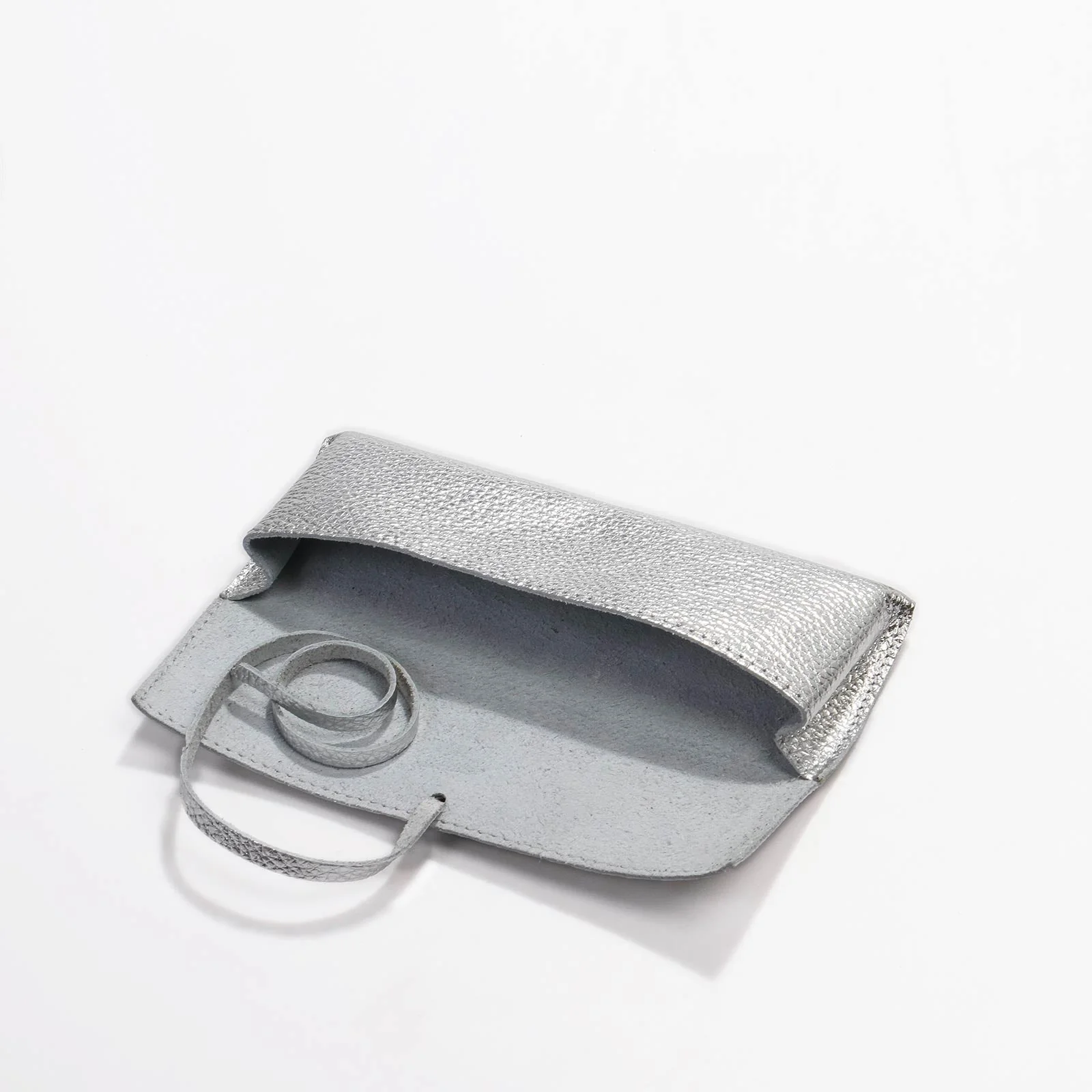 Paris Pouch metallic silver - Image 3