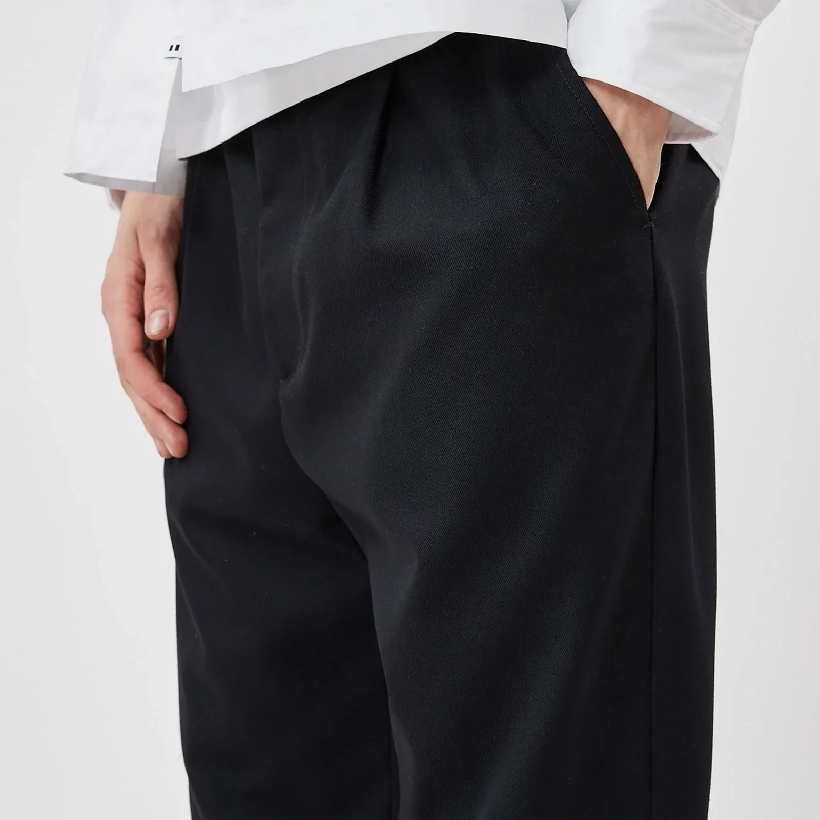 Pleati Pants navy blazer - Image 4