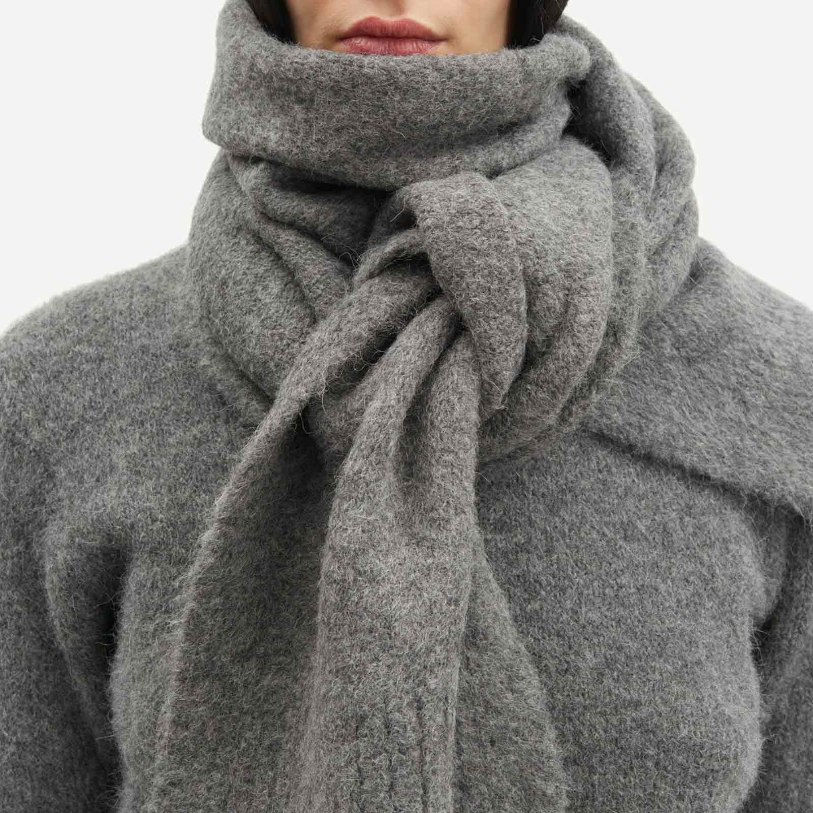 Sajeanne Scarf iron gate - Image 2