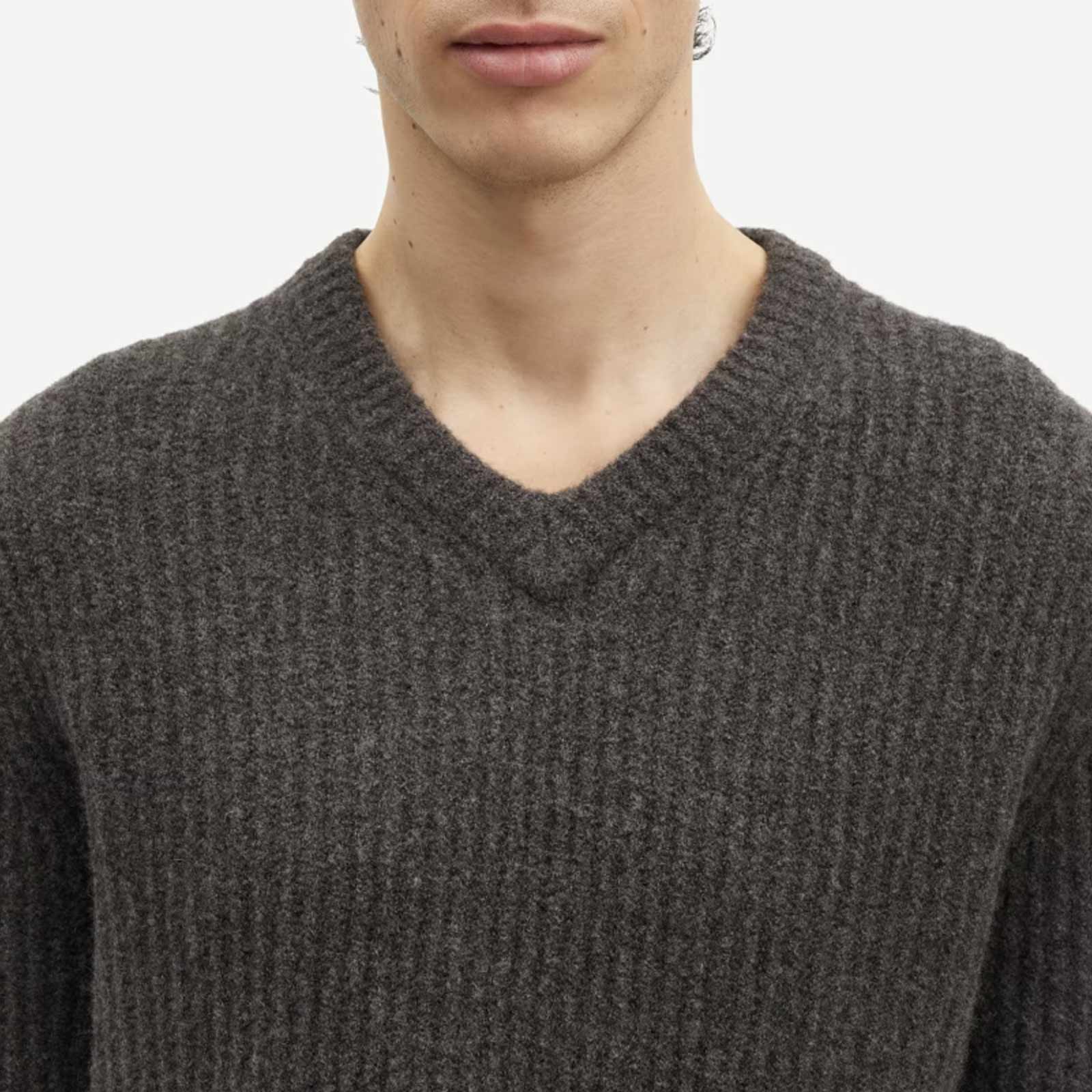 Sakoji V-Neck Jumper volcanic ash - Image 6