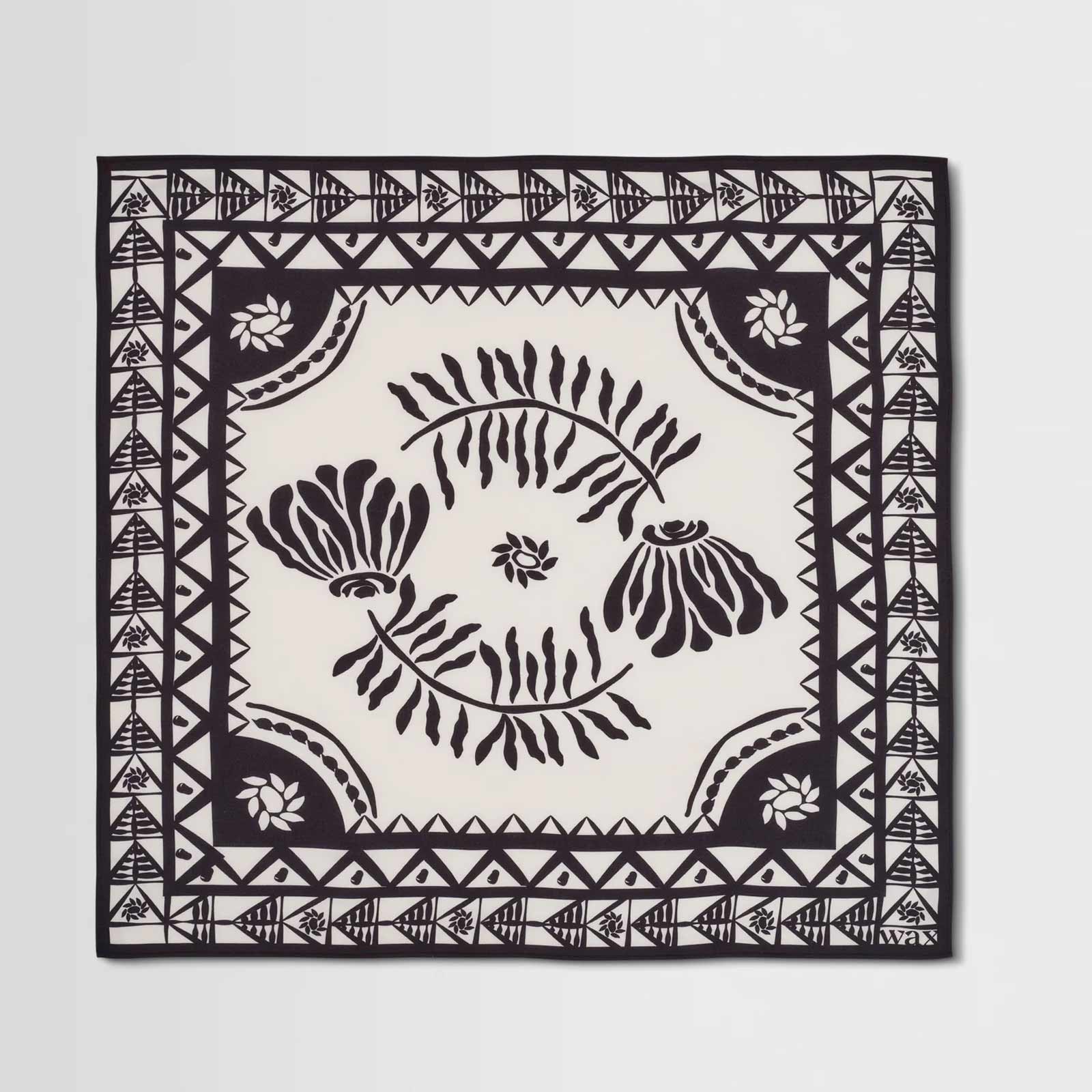 Sloane Painted Flower Neckscarf navy/ecru