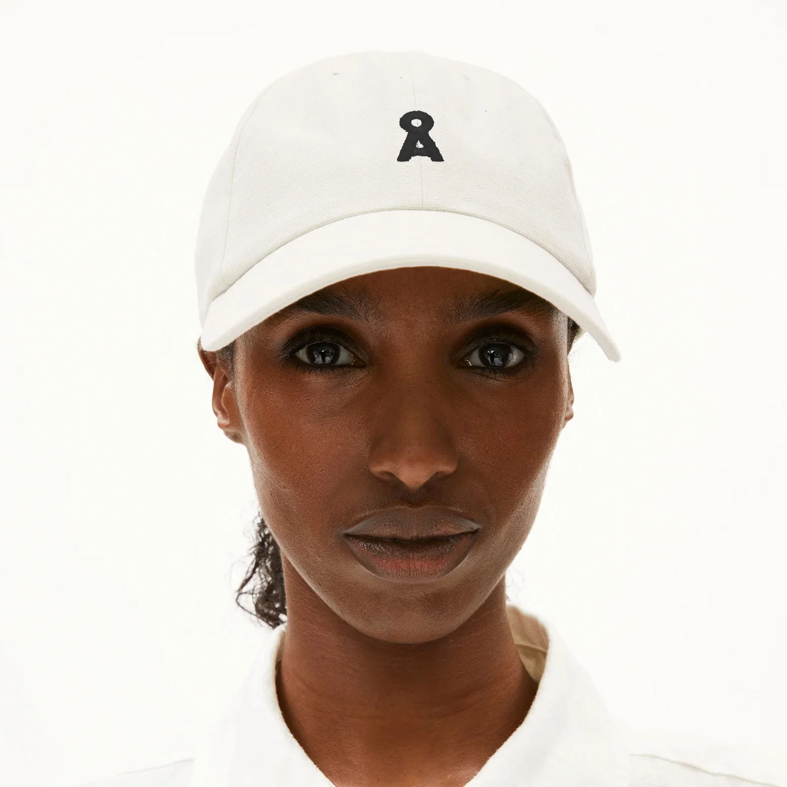 Yenaas Bold Cap oatmilk/black